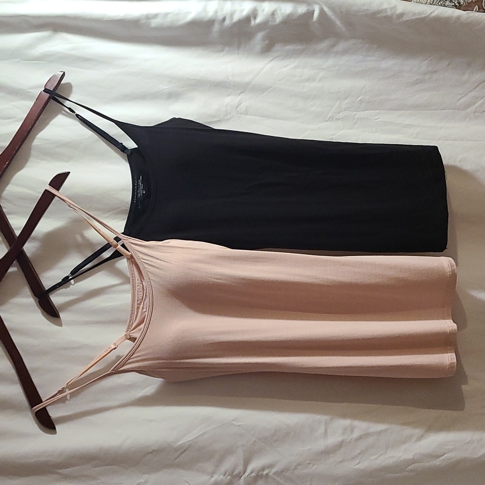 Spaghetti strap tank top with built in bra 2 included